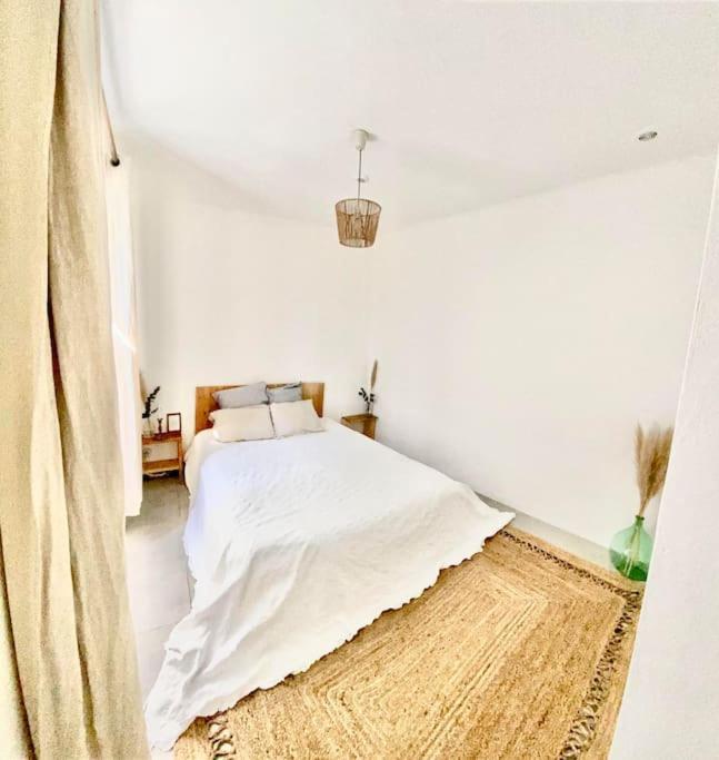 Maison Avec Jardin Et 3 Petits Chats , Proche Du Chateau Lacoste Le Puy Sainte Reparade Bagian luar foto