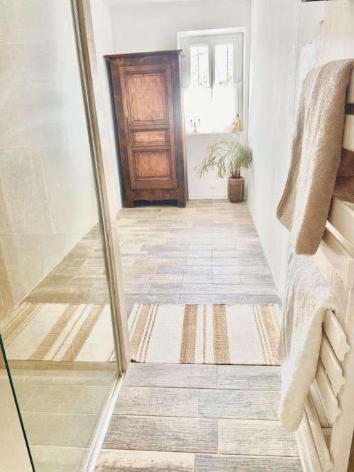 Maison Avec Jardin Et 3 Petits Chats , Proche Du Chateau Lacoste Le Puy Sainte Reparade Bagian luar foto