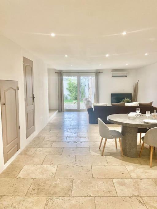 Maison Avec Jardin Et 3 Petits Chats , Proche Du Chateau Lacoste Le Puy Sainte Reparade Bagian luar foto